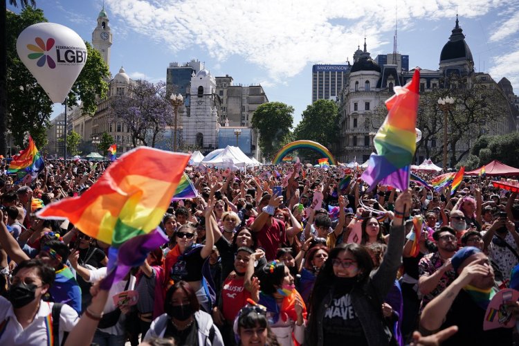 La 30° edición de este evento comenzó con una feria en la Plaza de Mayo y luego comenzaron la caravana al Congreso