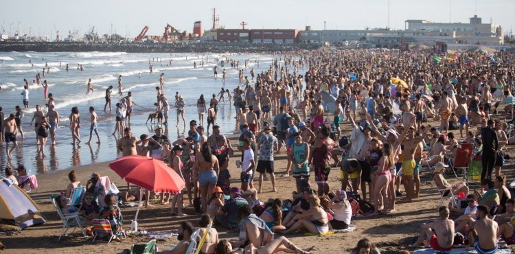 Fin de Semana largo Exitoso: Mas de 3.5 Millones de turistas en todo el País