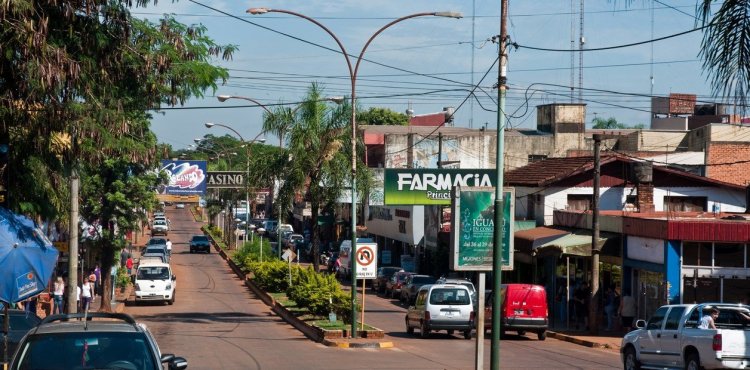 Le era infiel con su sobrina - lo siguió hasta un hotel y espero  que salga