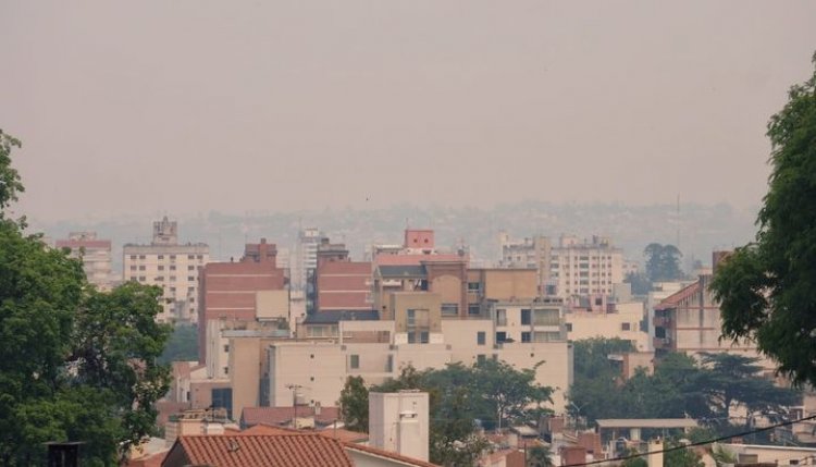 El humo que está cubriendo la capital proviene de Orán