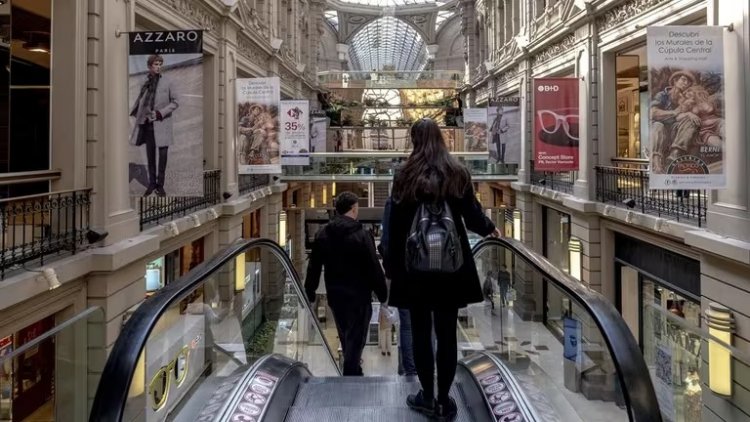 En la Argentina se necesitan más horas de trabajo que en Brasil para comprar un jean