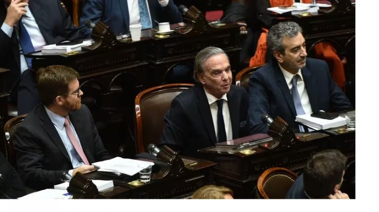 Miguel Pichetto pidió desdramatizar el debate de la Ley Bases y afirmó: “Si el Senado hace cambios, Diputados discutirá sólo esos artículos”