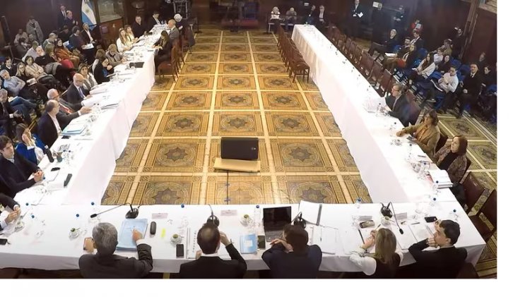 Los  Senadores de Unión por la Patria se sumaron al paro y no se presentaron a tratar el paquete fiscal