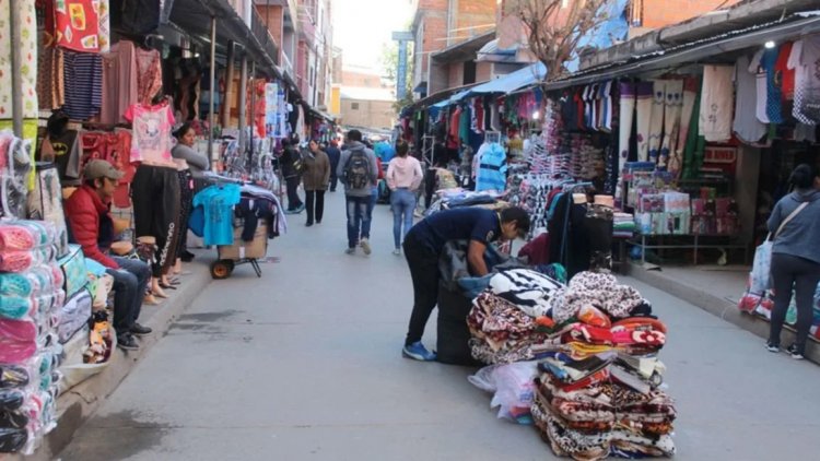 Argentinos cruzan la frontera norte para "estirar" los sueldos